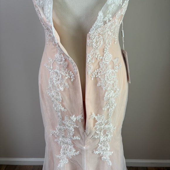 NWT JJ’s House Trumpet/Mermaid Scoop Floor Length Tulle Lace Wedding Dress Sz 8 - Picture 9 of 16